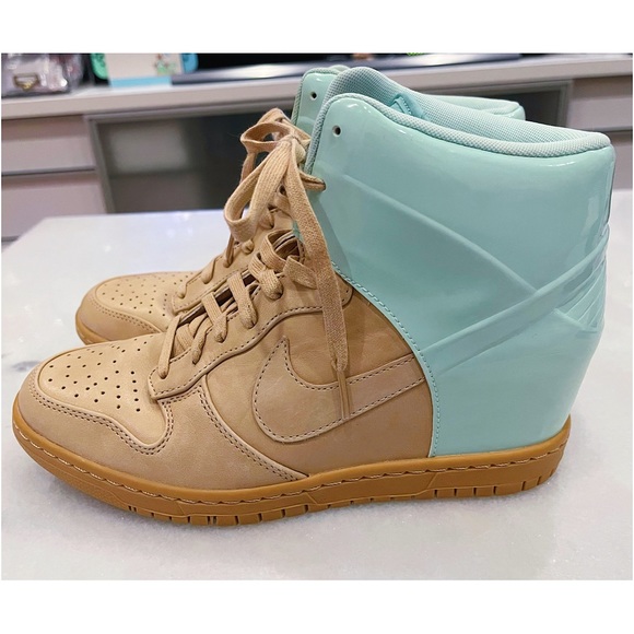 NIKE DUNK SKY HI VT QS VACHETTA TAN/ARCTIC GREEN - SIZE 9.5 - PRE-OWNED - Picture 3 of 3